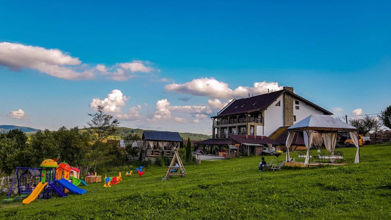 Casa Bradet Pensionat Întorsura Buzăului Exteriör bild